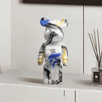 Escultura de Urso Grafitada