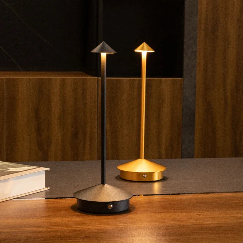 Luminária de Mesa Criativa LED