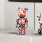Escultura de Urso Grafitada
