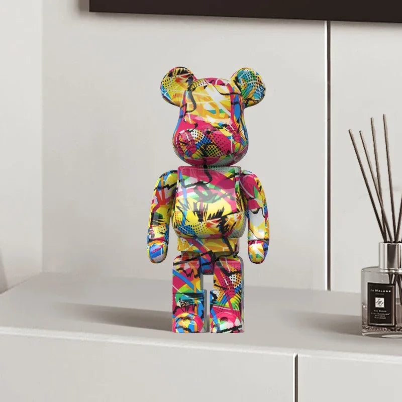 Escultura de Urso Grafitada