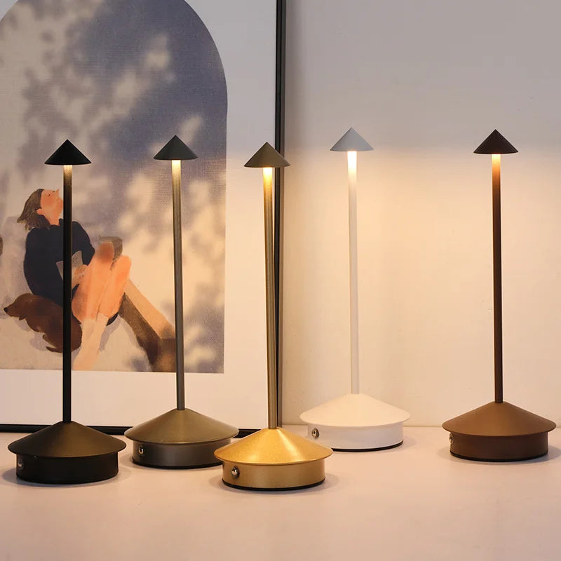 Luminária de Mesa Criativa LED