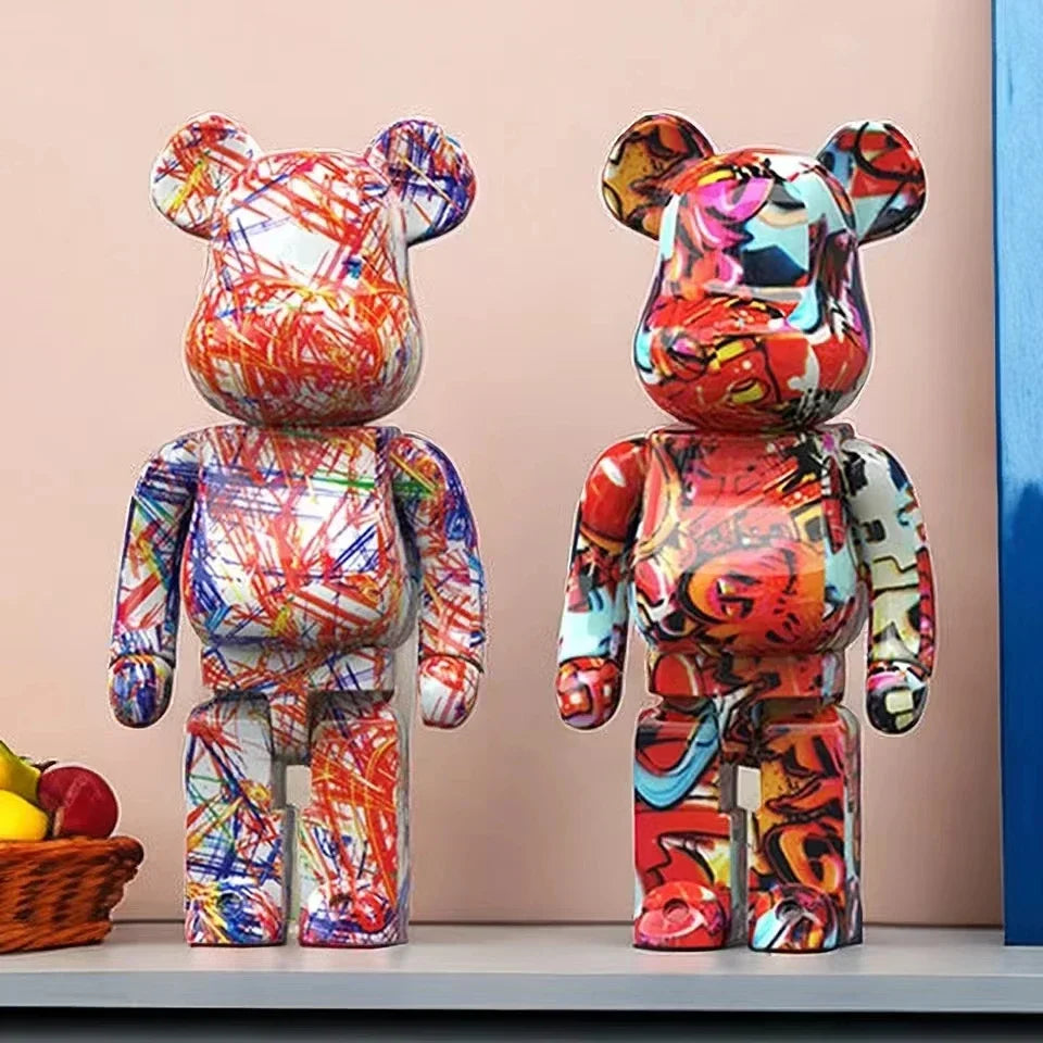 Escultura de Urso Grafitada