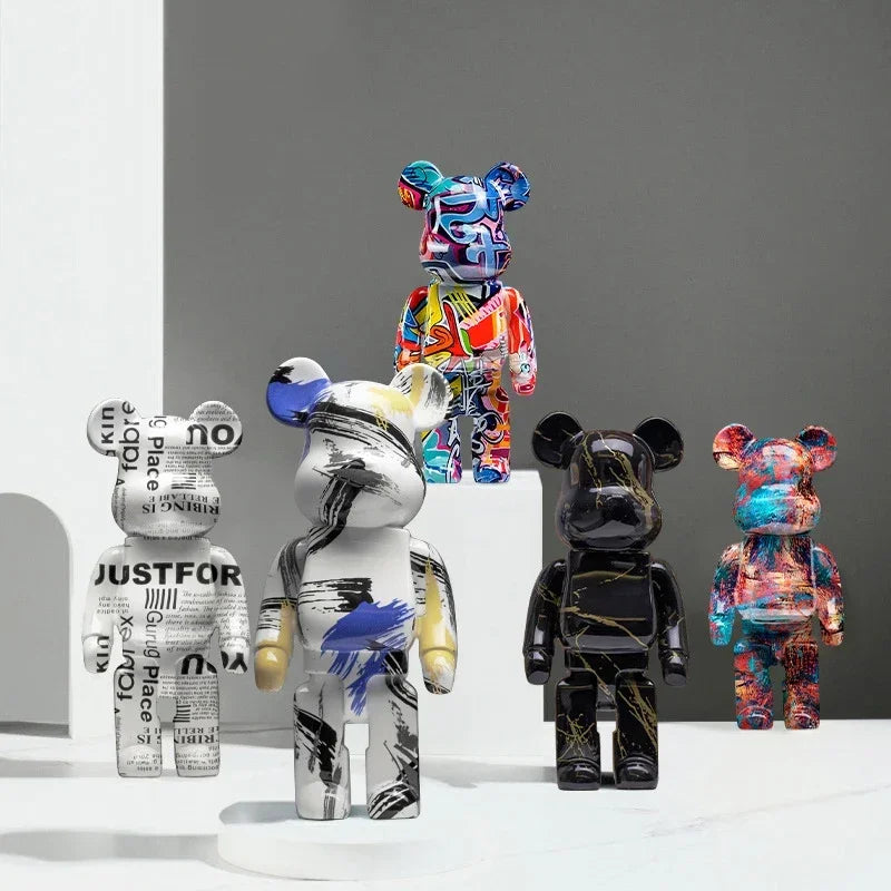 Escultura de Urso Grafitada