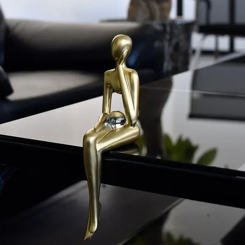 Estatueta Abstrata Sentada
