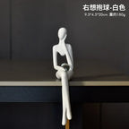 Estatueta Abstrata Sentada