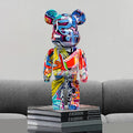 Escultura de Urso Grafitada