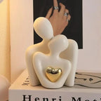 Escultura Decorativa Casal Abraçado