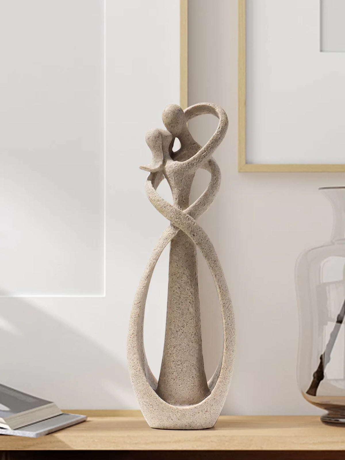 Escultura de Casal Abraçado