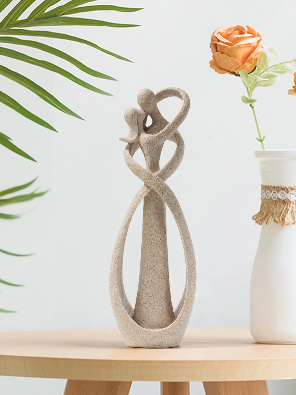 Escultura de Casal Abraçado